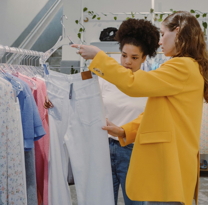 Data-Dynamix-People-Shopping
